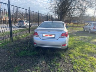 2014 Hyundai Solaris I, серебристый, 660000 рублей, вид 4
