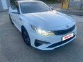 2019 Kia Optima IV Рестайлинг, белый, 1290000 рублей - вид 2