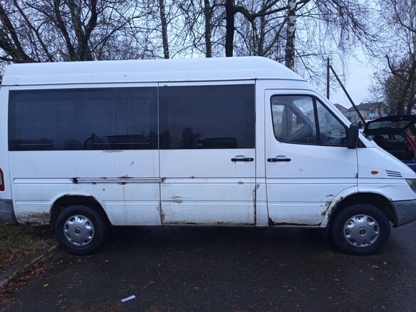 2000 Mercedes-Benz Sprinter, белый, 700000 рублей - вид 2