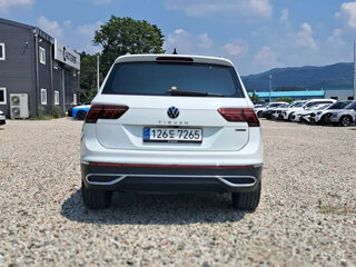2022 Volkswagen Tiguan II Рестайлинг, белый, 2900000 рублей, вид 5