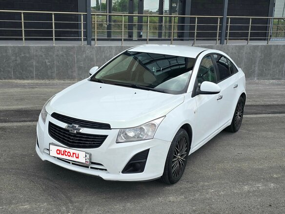 2013 Chevrolet Cruze I Рестайлинг, белый, 630000 рублей - вид 1