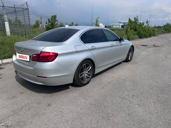 2012 BMW 5 серии 520i VI (F10/F11/F07), серебристый, 1600000 рублей - вид 3