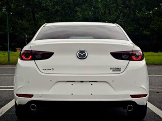 2021 Mazda 3 Axela IV (BP), белый, 1484000 рублей, вид 5