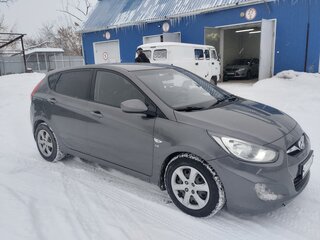 2012 Hyundai Solaris I, серый, 750000 рублей, вид 3