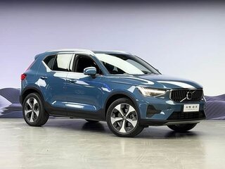 2023 Volvo XC40 I Рестайлинг, голубой, 3983055 рублей, вид 3