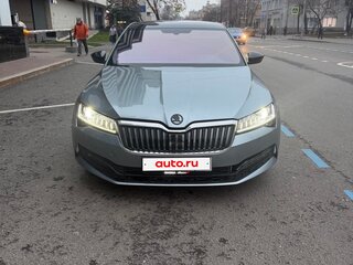 2020 Skoda Superb III Рестайлинг, серый, 2500000 рублей, вид 1