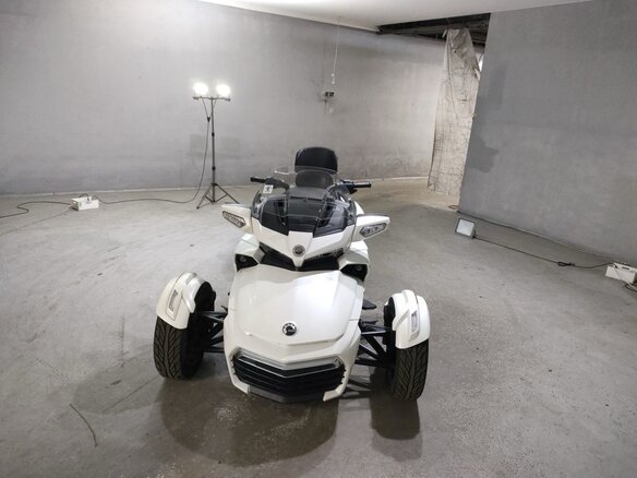 2016 BRP Can-Am Spyder, белый, 1153000 рублей - вид 2