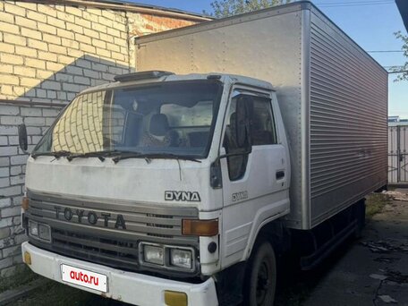 1995 Toyota Dyna, белый, 500000 рублей, вид 1