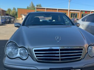 2006 Mercedes-Benz C-Класс 230 II (W203) Рестайлинг, серебристый, 650000 рублей, вид 4