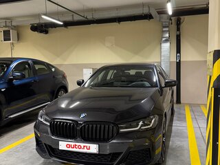 2021 BMW 5 серии 530i xDrive VII (G30/G31/G38) Рестайлинг, серый, 5750000 рублей, вид 1