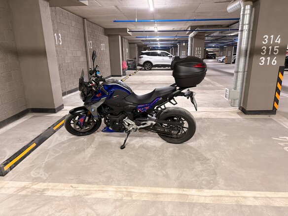 2020 BMW F 900 R, синий, 920000 рублей - вид 7