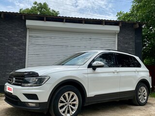 2018 Volkswagen Tiguan II, белый, 1850000 рублей, вид 4