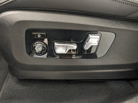 2025 BMW X7 40i I (G07) Рестайлинг, белый, 17500000 рублей - вид 10