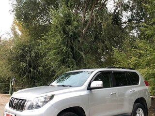 2013 Toyota Land Cruiser Prado 150 Series, серебристый, 2750000 рублей, вид 1