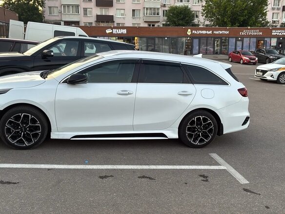 2021 Kia Ceed III Рестайлинг, белый, 2050000 рублей - вид 6