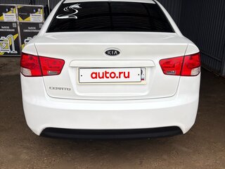 2012 Kia Cerato 6-speed II, белый, 600000 рублей, вид 4