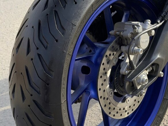 2019 Yamaha MT-09 Tracer (FJ-09), чёрный, 1000000 рублей - вид 7
