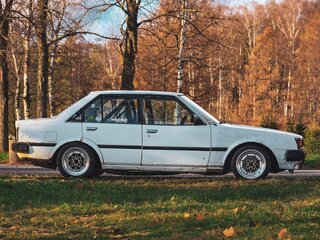 1986 Toyota Carina III (A60), белый, 400000 рублей, вид 4