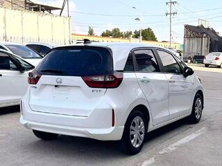 2022 Honda Fit IV, белый, 1180000 рублей, вид 5