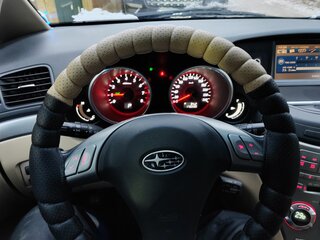 2011 Subaru Tribeca I Рестайлинг, белый, 1600000 рублей, вид 4