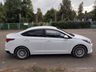 2021 Hyundai Solaris II Рестайлинг, белый, 1400000 рублей, вид 3