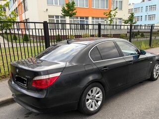 2004 BMW 5 серии 530i V (E60/E61), чёрный, 1000000 рублей, вид 3
