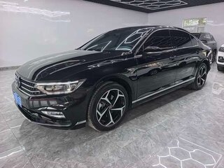 2023 Volkswagen Magotan B8 Рестайлинг, чёрный, 1425000 рублей, вид 1
