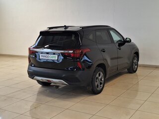 2022 Kia Seltos I, чёрный, 1985000 рублей, вид 4
