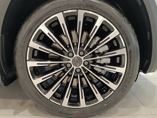 2026 Geely Monjaro I, белый, 4954990 рублей, вид 4