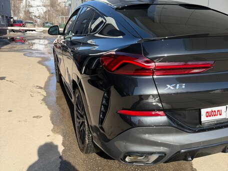 2022 BMW X6 40i III (G06), чёрный, 9500000 рублей, вид 5
