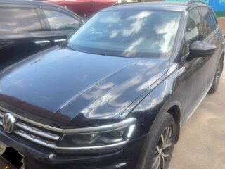 2019 Volkswagen Tiguan II, чёрный, 3600000 рублей, вид 4