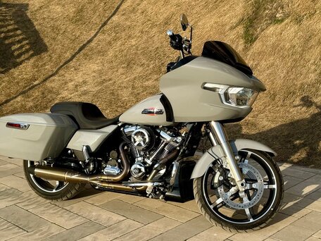 2024 Harley-Davidson Road Glide, серый, 3150000 рублей, вид 3