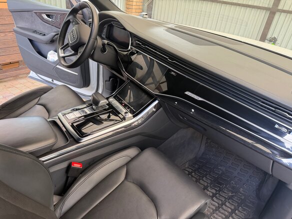 2018 Audi Q8 55 TFSI I (4M), белый, 5200000 рублей - вид 6