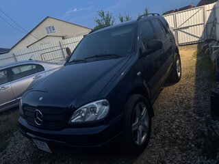 1998 Mercedes-Benz M-Класс 320 I (W163), синий, 650000 рублей, вид 1