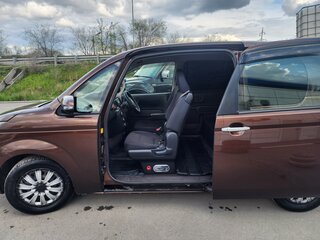 2013 Toyota Spade, коричневый, 1100000 рублей, вид 2