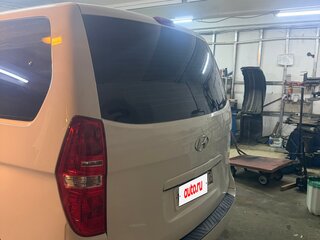 2007 Hyundai Grand Starex I, белый, 1500000 рублей, вид 3
