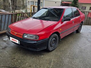 1990 Nissan Primera I (P10), красный, 175000 рублей, вид 1