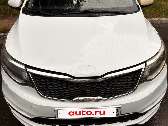2015 Kia Rio III Рестайлинг, белый, 500000 рублей