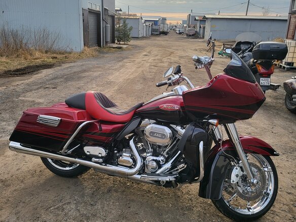 2011 Harley-Davidson CVO Road Glide, красный, 1650000 рублей - вид 10