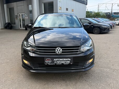 2016 Volkswagen Polo V Рестайлинг, чёрный, вид 4