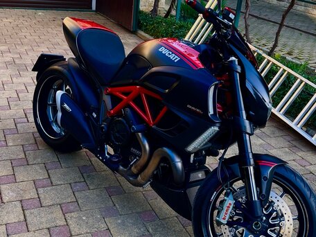 2013 Ducati Diavel Carbon, красный, 1300000 рублей, вид 3