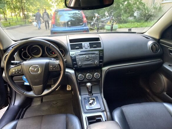 2011 Mazda 6 II (GH) Рестайлинг, коричневый, 850000 рублей - вид 4