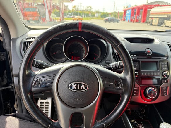 2011 Kia Cerato Koup II, чёрный, 840000 рублей - вид 9
