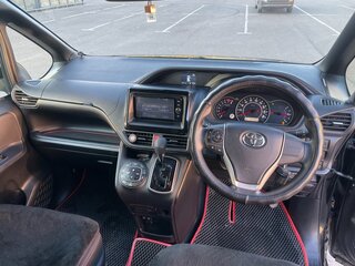 2017 Toyota Noah III (R80) Рестайлинг, чёрный, 1930000 рублей, вид 5