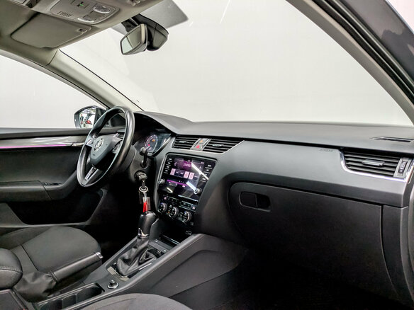 2018 Skoda Octavia III (A7) Рестайлинг, серый, 2090000 рублей - вид 10