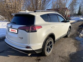 2017 Toyota RAV4 IV (XA40) Рестайлинг, белый, 2850000 рублей, вид 1