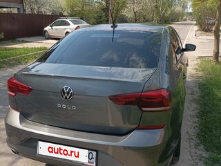 2021 Volkswagen Polo VI, серый, 1850000 рублей, вид 4