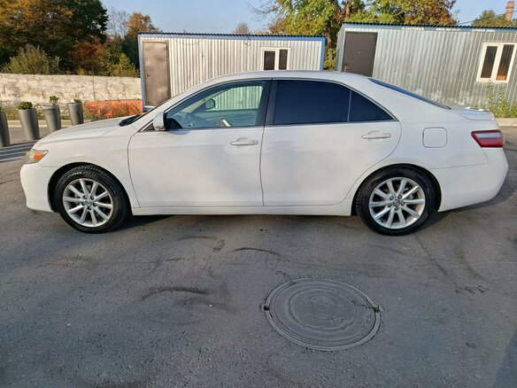 2009 Toyota Camry VI (XV40) Рестайлинг, белый, 1000000 рублей - вид 2