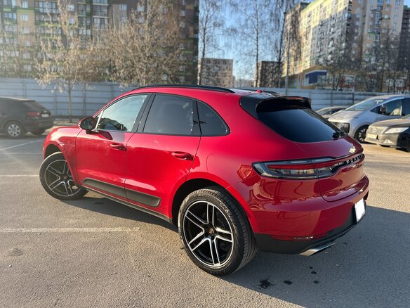 2020 Porsche Macan I Рестайлинг, красный, 5100000 рублей - вид 1