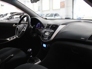 2012 Hyundai Solaris I, красный, 698000 рублей, вид 5
